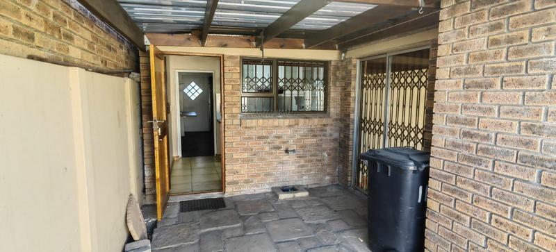 2 Bedroom Property for Sale in Glenwood Western Cape